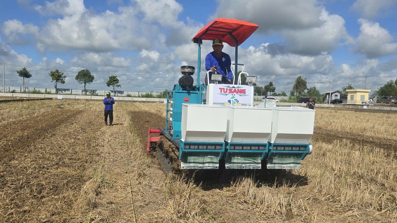 Công nghệ mở đường cho sản xuất lúa chất lượng cao, phát thải thấp ở ĐBSCL