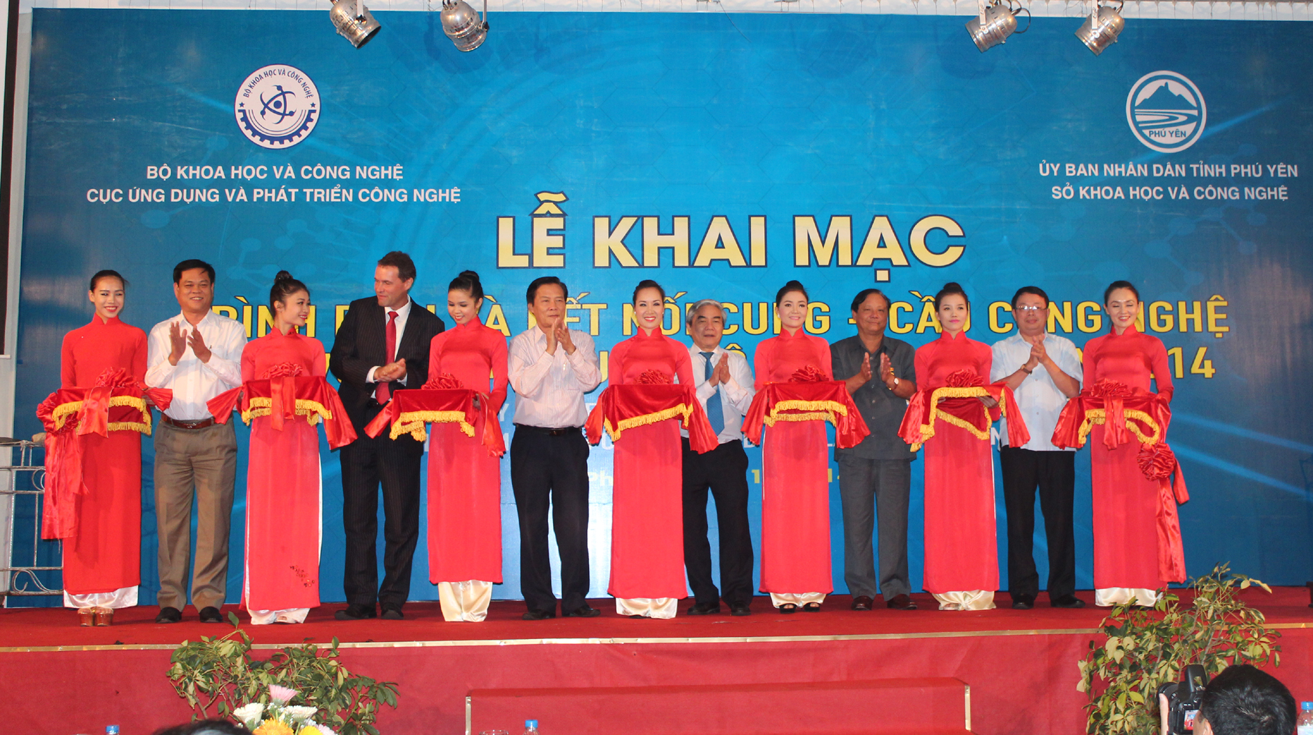  Khai mạc Sự kiện KH&CN vùng Nam Trung Bộ - Tây Nguyên năm 2014