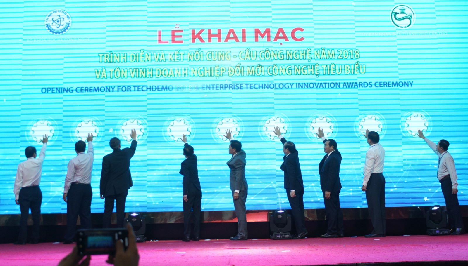 Khai mạc TechDemo 2018 và Tôn vinh doanh nghiệp đổi mới công nghệ tiêu biểu